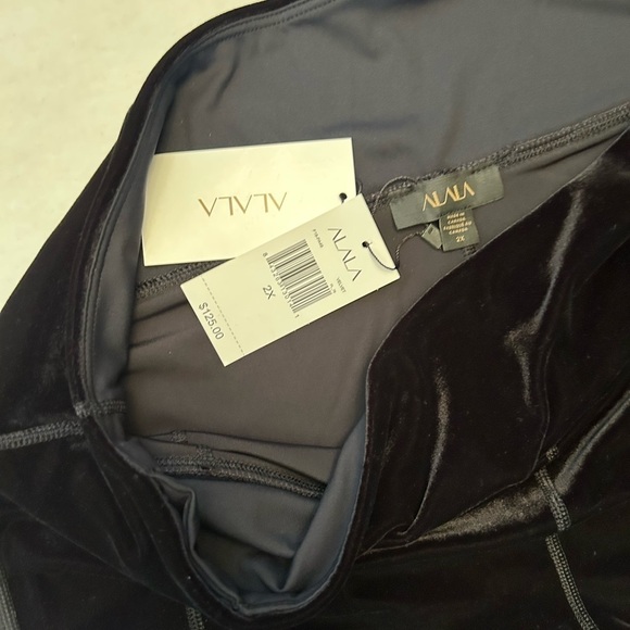 ALALA velvet tight black legging with side stripe detailing NWT Sz-2X. E6 - Picture 9 of 13